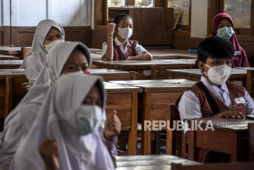 Kemendikbud Ingatkan Satuan Pendidikan Penerapan Prokes