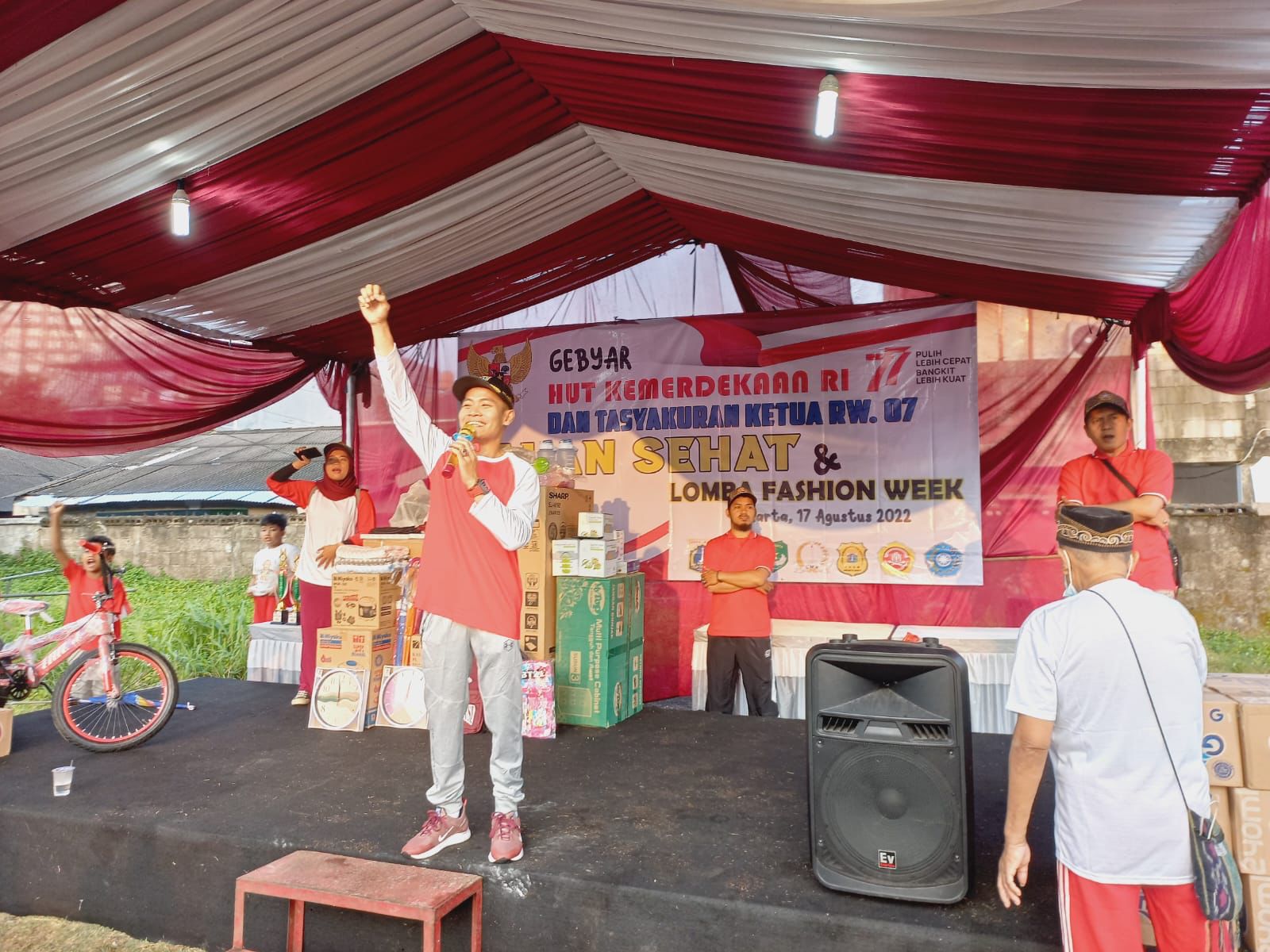 Mahasiswa STIE Kasih Bangsa Berpastisipasi Dalam Acara Jalan Sehat HUT RI Ke 77